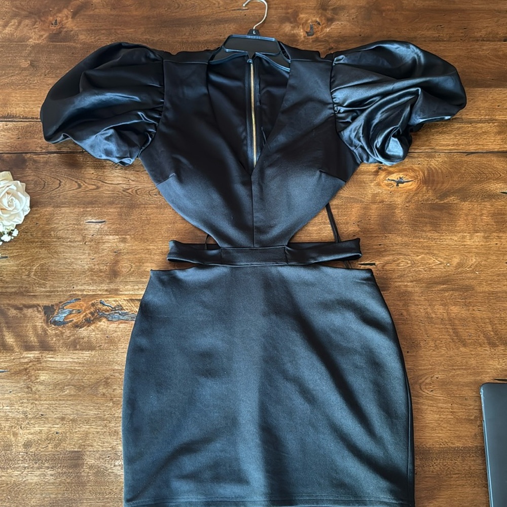 Blithe mini capped sleeved dress
